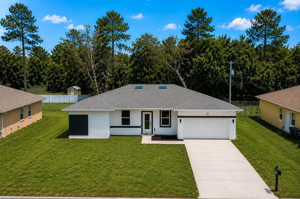 For Sale: $289,900 (4 beds, 2 baths, 1636 Square Feet)