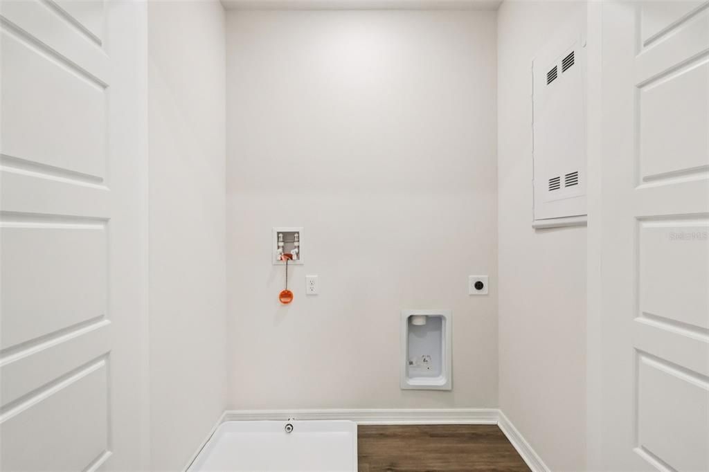 En Venta: $302,490 (3 camas, 2 baños, 1673 Pies cuadrados)