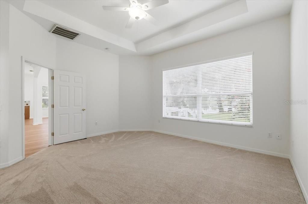 En Venta: $425,000 (3 camas, 2 baños, 2037 Pies cuadrados)