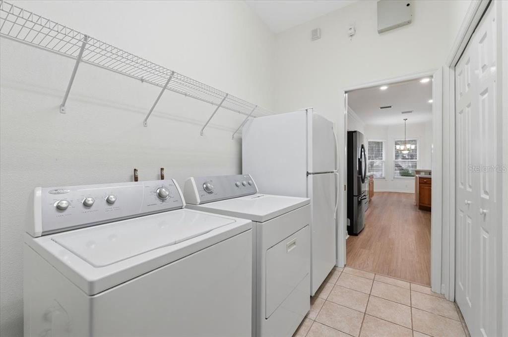 En Venta: $425,000 (3 camas, 2 baños, 2037 Pies cuadrados)