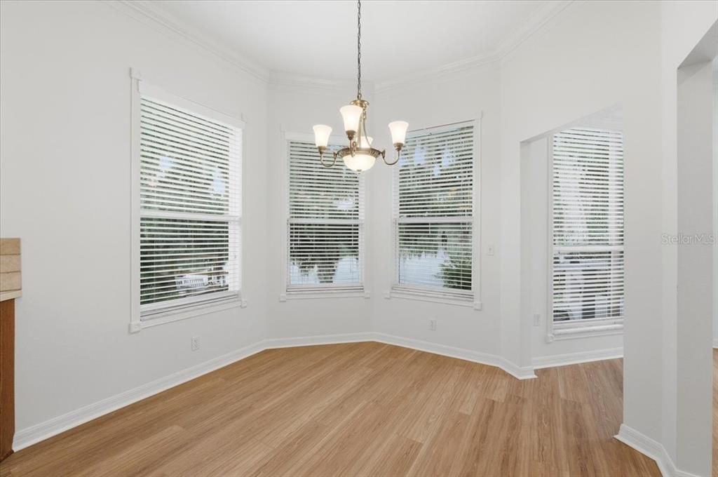 En Venta: $425,000 (3 camas, 2 baños, 2037 Pies cuadrados)
