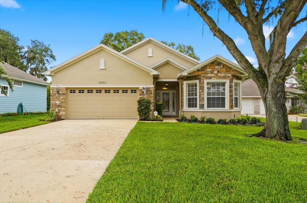 En Venta: $425,000 (3 camas, 2 baños, 2037 Pies cuadrados)