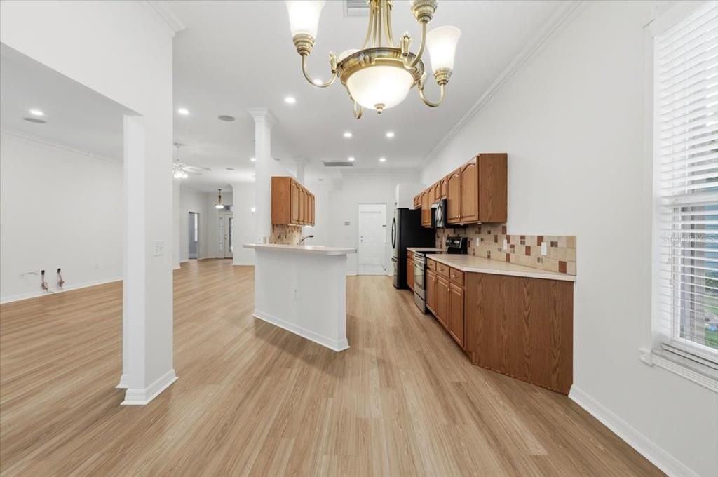 En Venta: $425,000 (3 camas, 2 baños, 2037 Pies cuadrados)