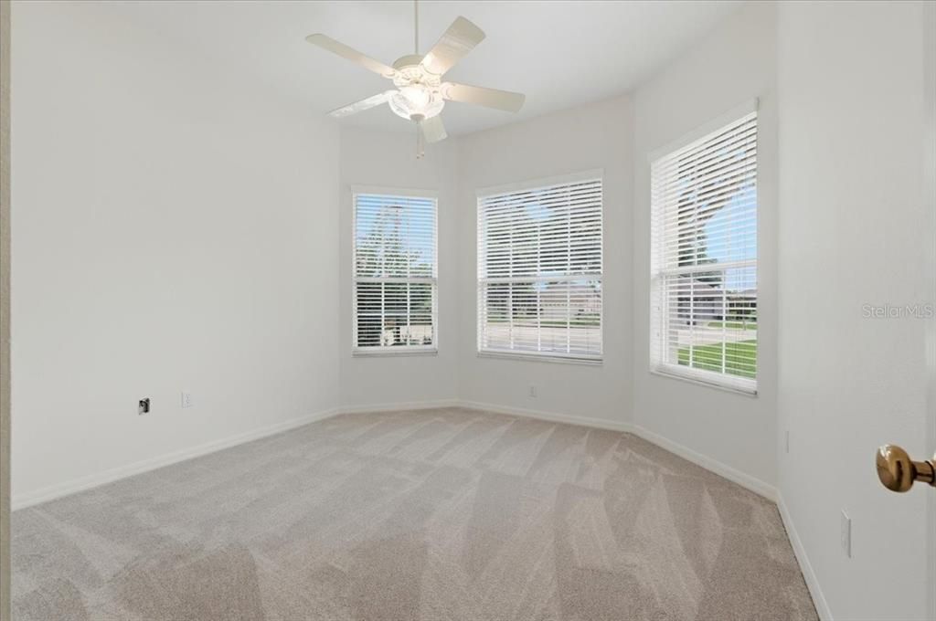 En Venta: $425,000 (3 camas, 2 baños, 2037 Pies cuadrados)