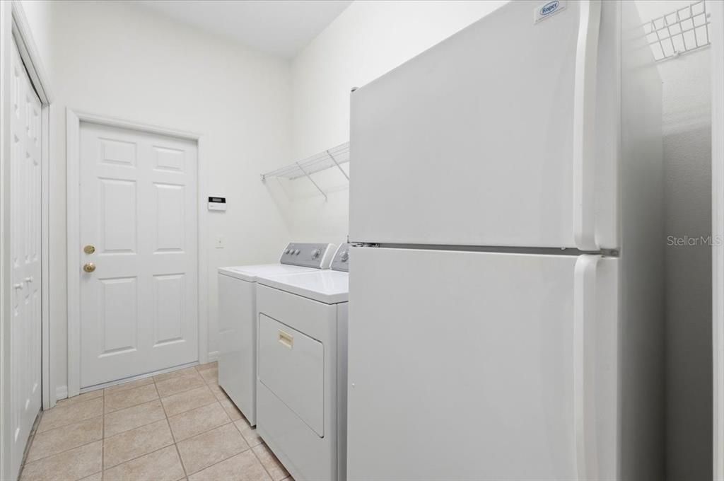 En Venta: $425,000 (3 camas, 2 baños, 2037 Pies cuadrados)