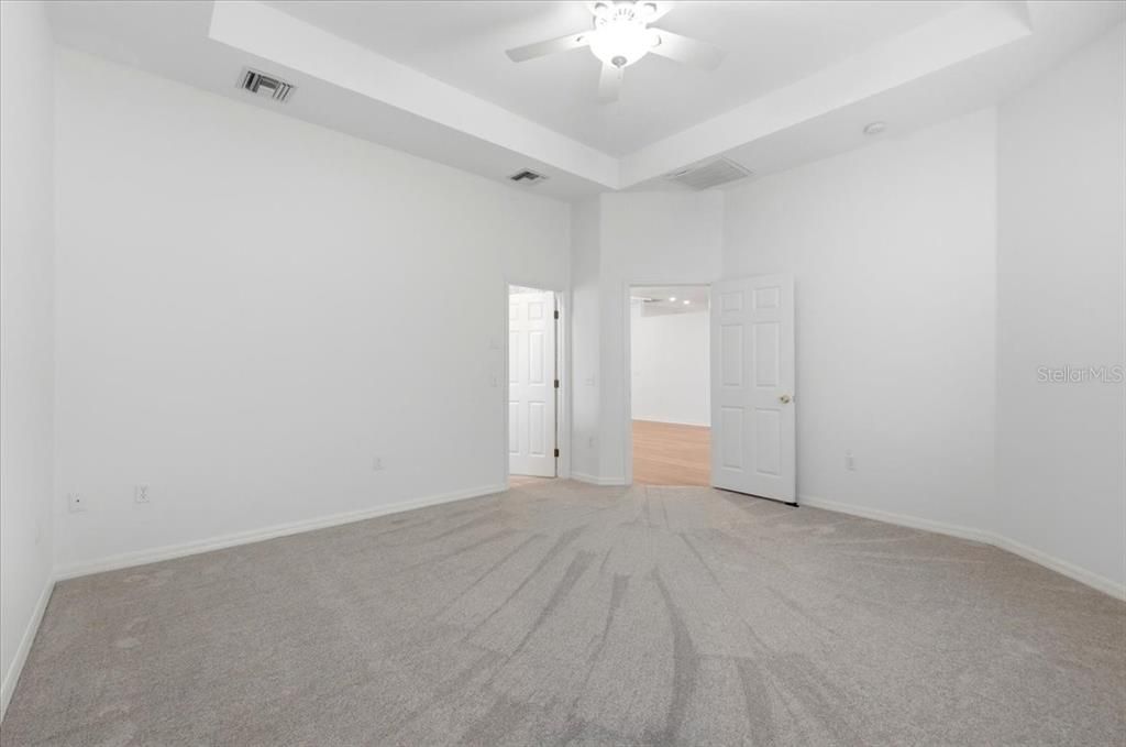 En Venta: $425,000 (3 camas, 2 baños, 2037 Pies cuadrados)