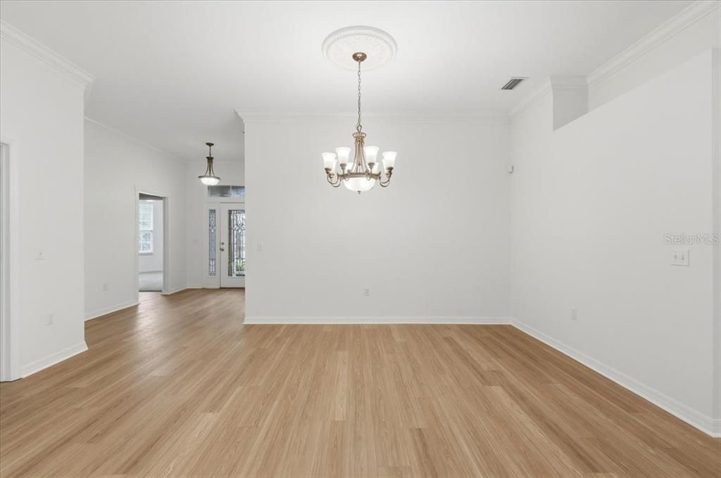 En Venta: $425,000 (3 camas, 2 baños, 2037 Pies cuadrados)