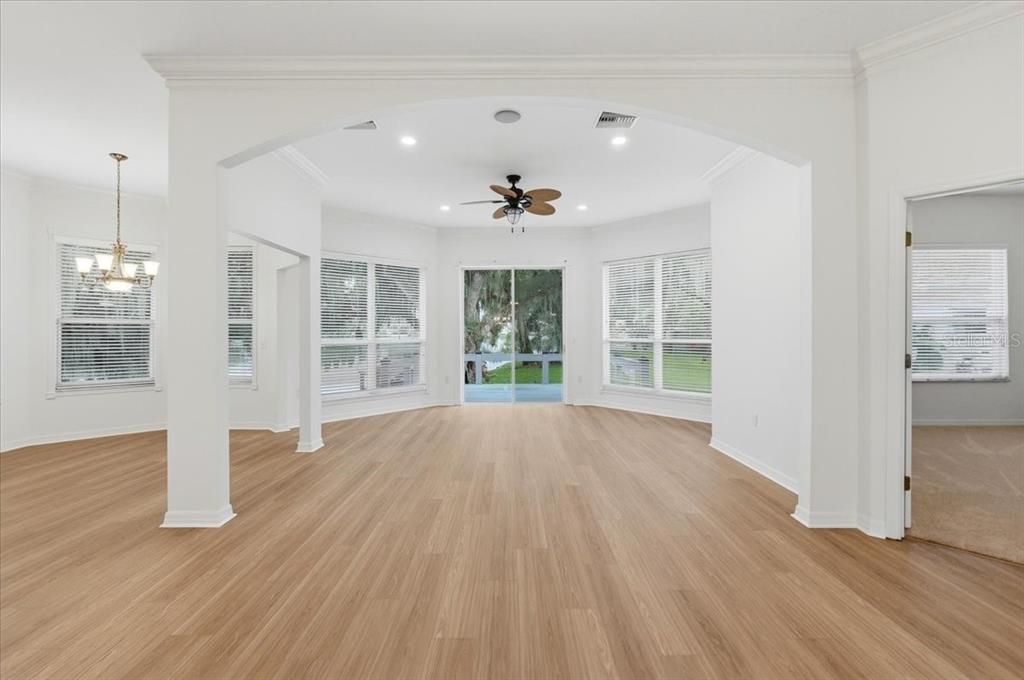 En Venta: $425,000 (3 camas, 2 baños, 2037 Pies cuadrados)