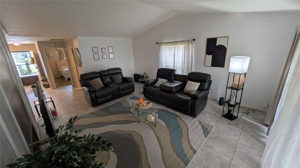For Sale: $215,000 (2 beds, 2 baths, 1230 Square Feet)