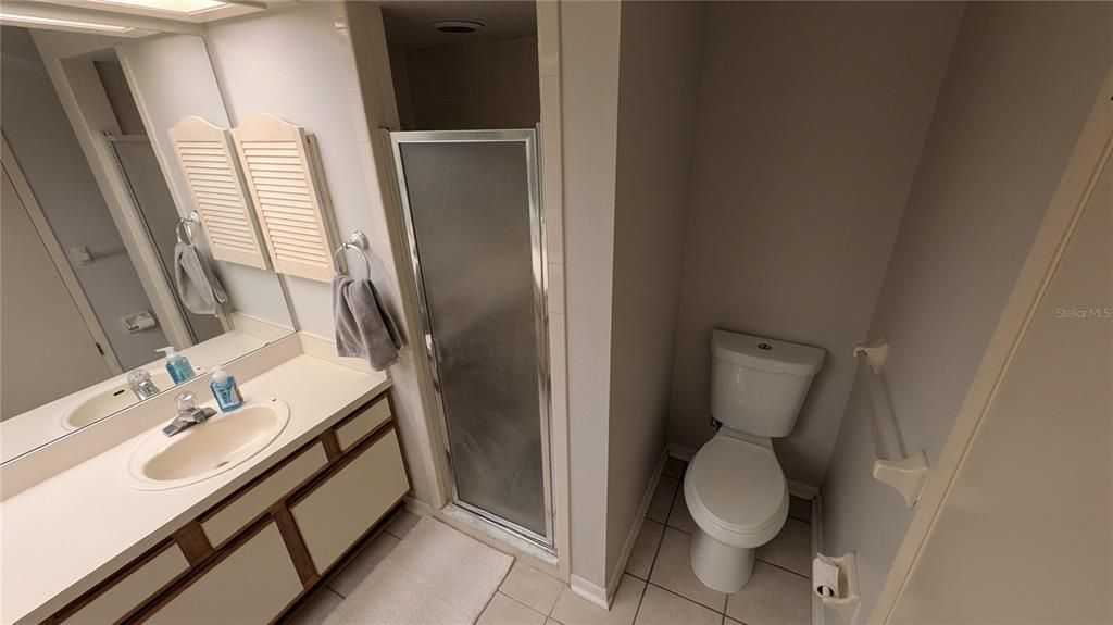 For Sale: $215,000 (2 beds, 2 baths, 1230 Square Feet)