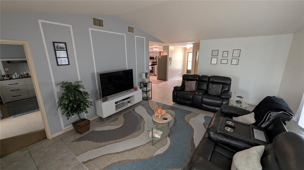 For Sale: $215,000 (2 beds, 2 baths, 1230 Square Feet)