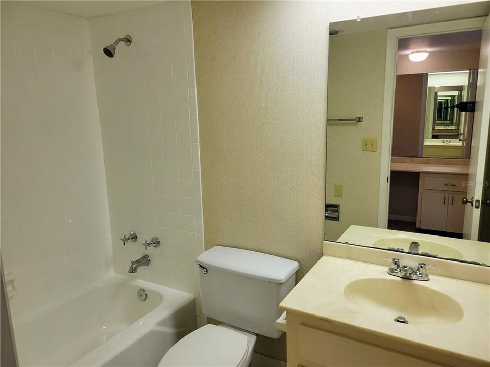 В аренду: $2,000 (1 спален, 1 ванн, 843 Квадратных фут)