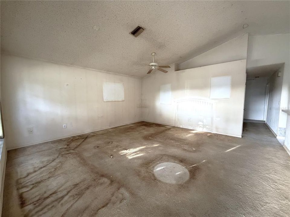 For Sale: $264,000 (3 beds, 2 baths, 1182 Square Feet)