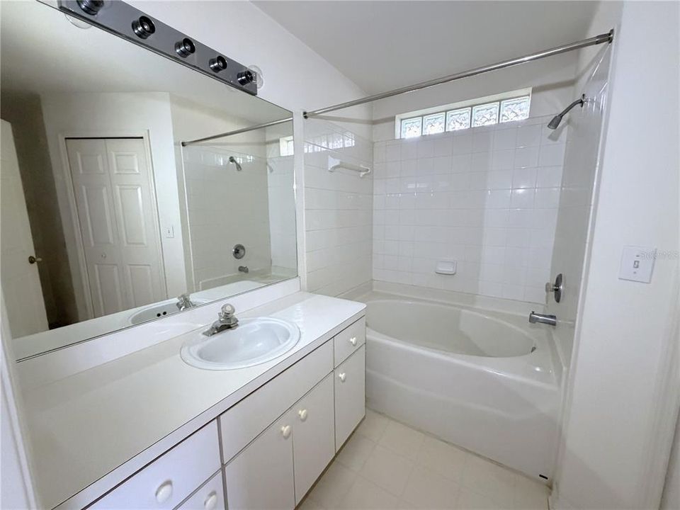 For Sale: $264,000 (3 beds, 2 baths, 1182 Square Feet)