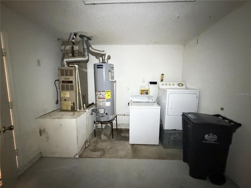 For Sale: $264,000 (3 beds, 2 baths, 1182 Square Feet)