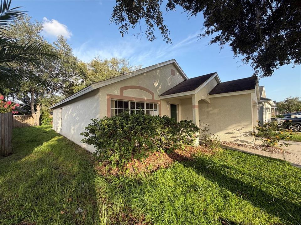 For Sale: $264,000 (3 beds, 2 baths, 1182 Square Feet)