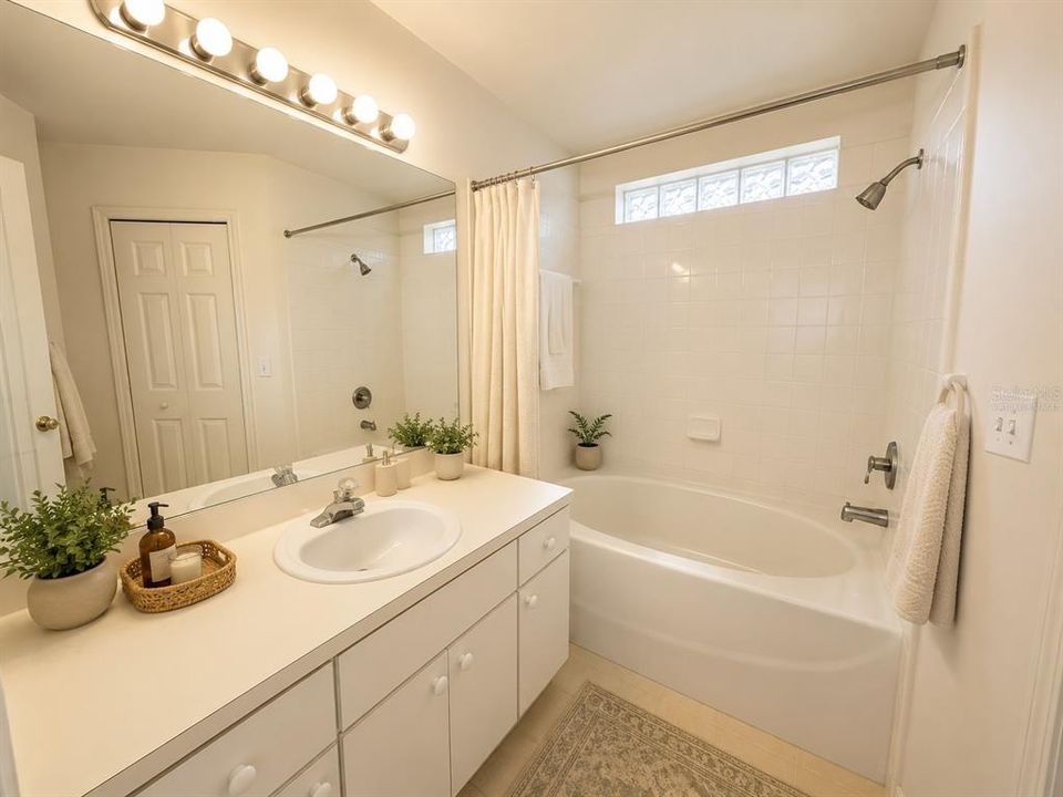 For Sale: $264,000 (3 beds, 2 baths, 1182 Square Feet)