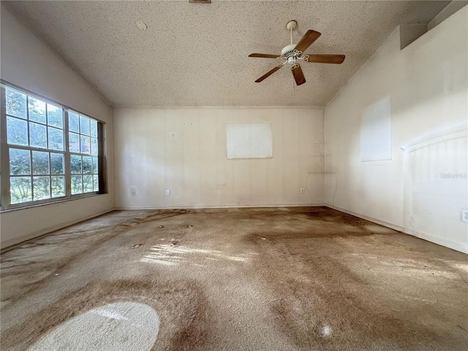 For Sale: $264,000 (3 beds, 2 baths, 1182 Square Feet)