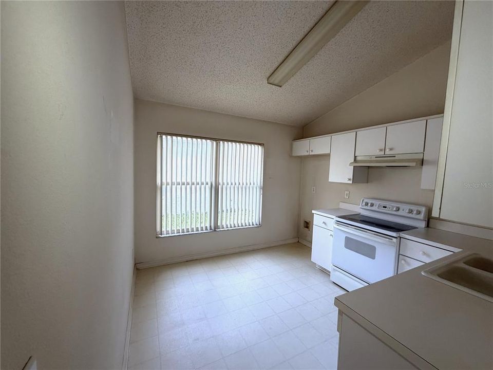 For Sale: $264,000 (3 beds, 2 baths, 1182 Square Feet)
