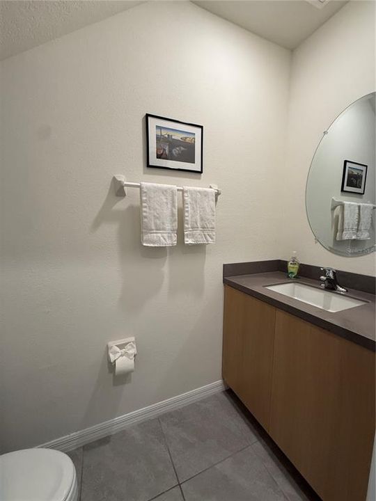 For Rent: $2,600 (3 beds, 2 baths, 1994 Square Feet)