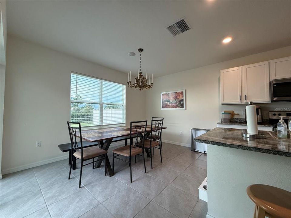 For Rent: $2,600 (3 beds, 2 baths, 1994 Square Feet)