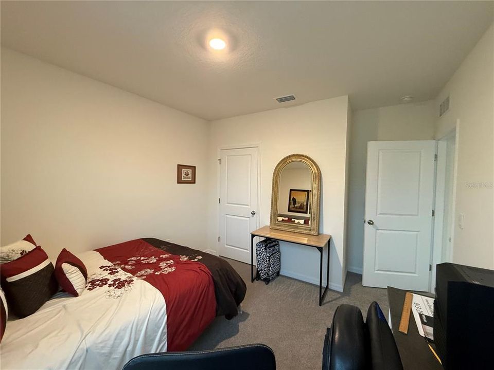 For Rent: $2,600 (3 beds, 2 baths, 1994 Square Feet)