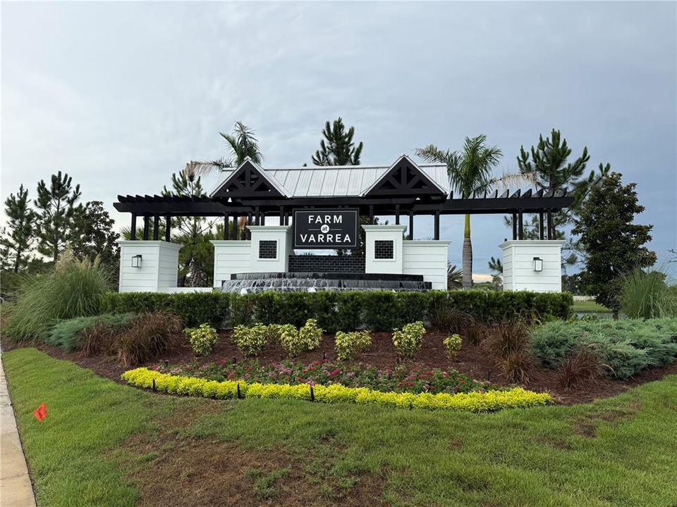 For Rent: $2,600 (3 beds, 2 baths, 1994 Square Feet)