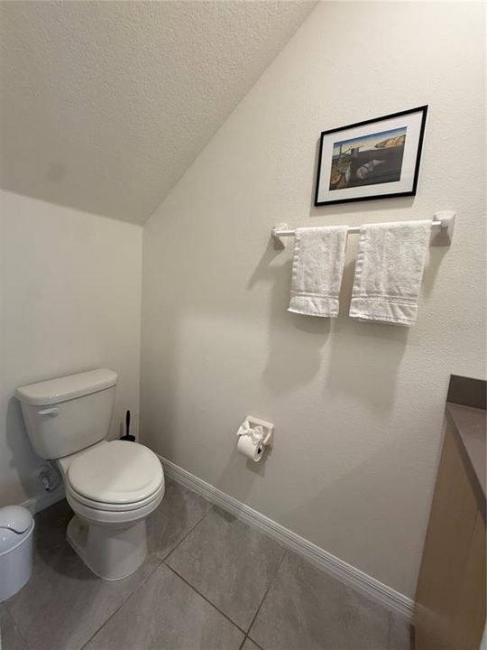 For Rent: $2,600 (3 beds, 2 baths, 1994 Square Feet)