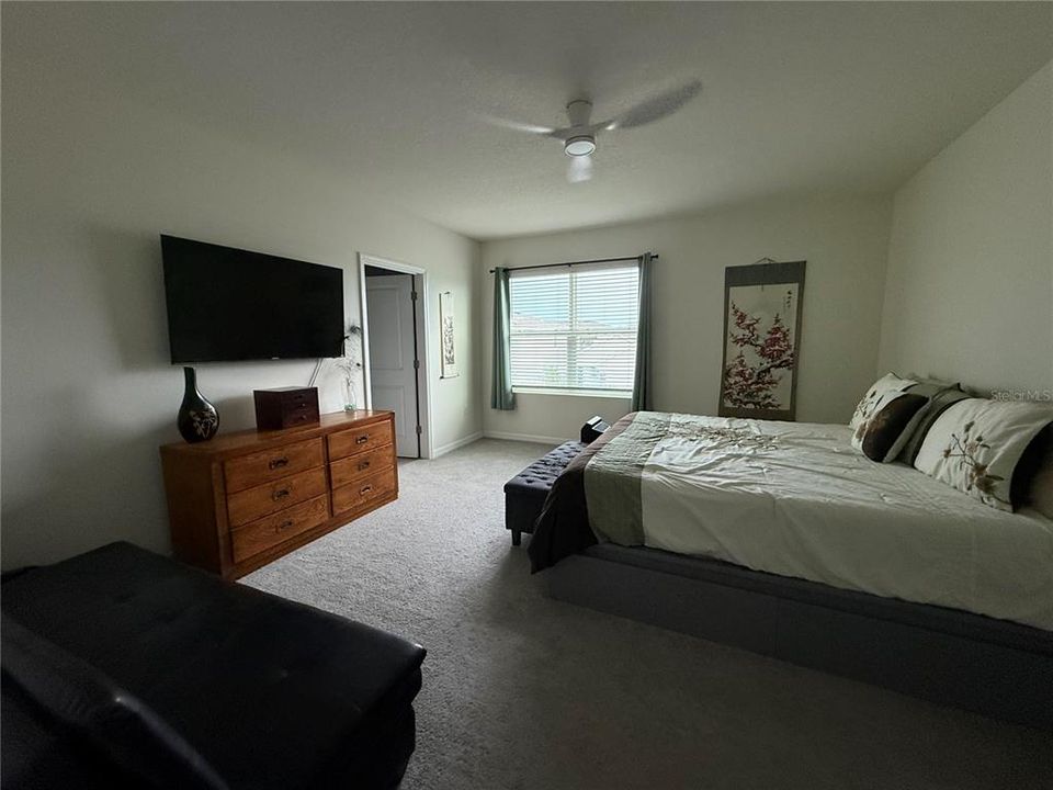 For Rent: $2,600 (3 beds, 2 baths, 1994 Square Feet)