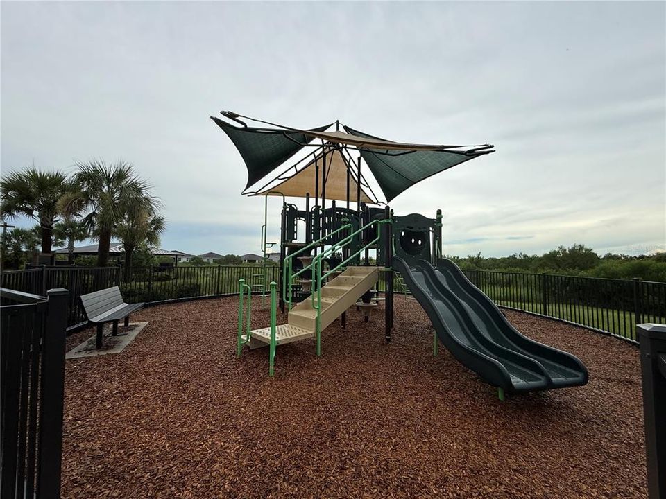 For Rent: $2,600 (3 beds, 2 baths, 1994 Square Feet)