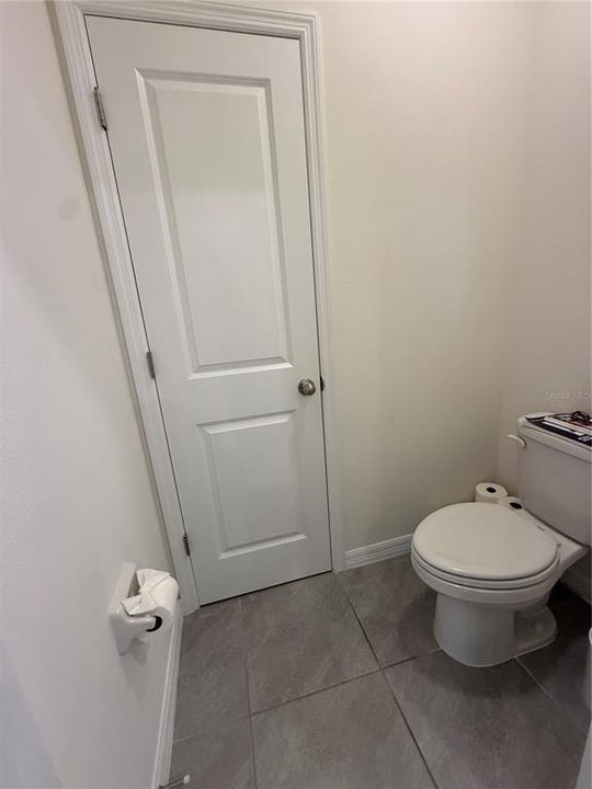 For Rent: $2,600 (3 beds, 2 baths, 1994 Square Feet)