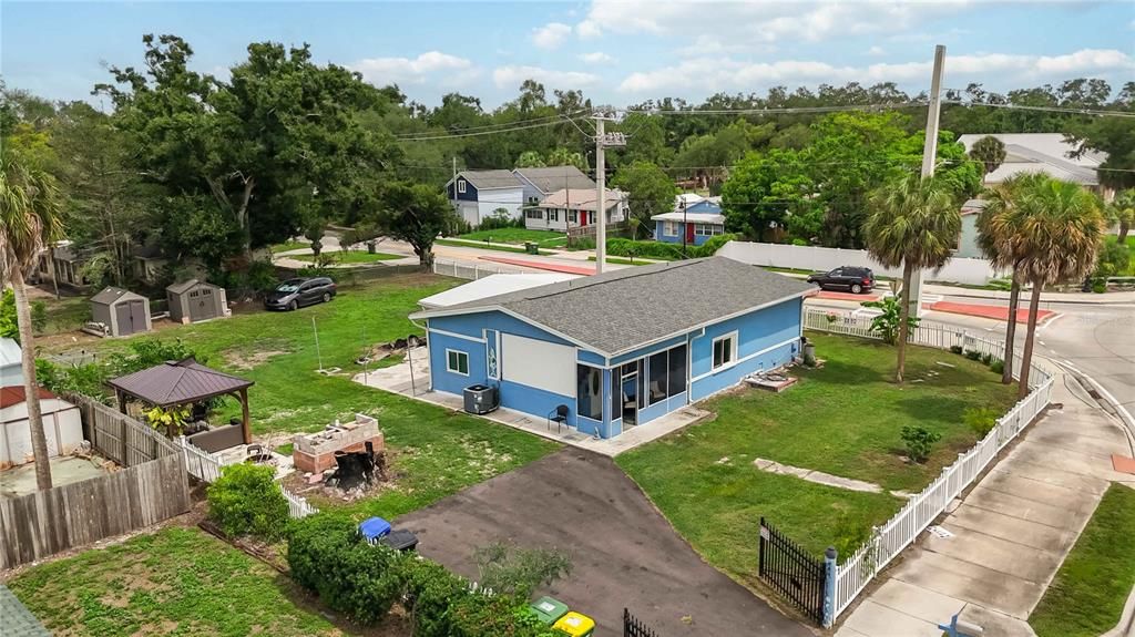 На продажу: $349,900 (3 спален, 2 ванн, 1393 Квадратных фут)