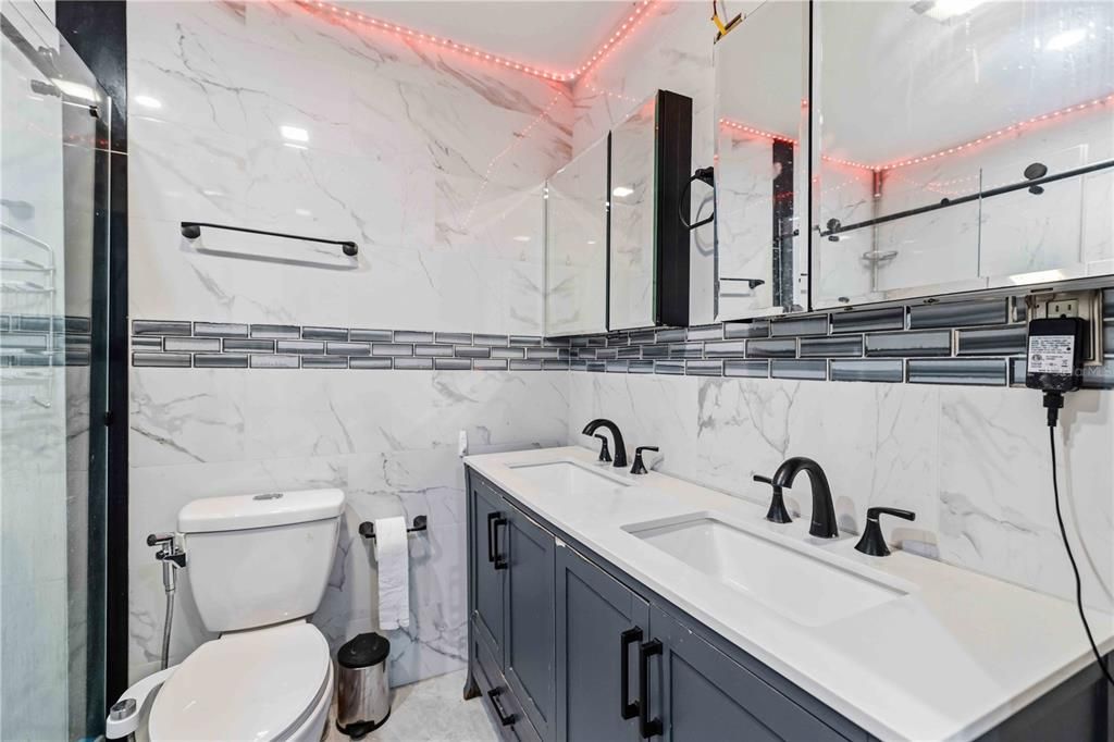 На продажу: $349,900 (3 спален, 2 ванн, 1393 Квадратных фут)