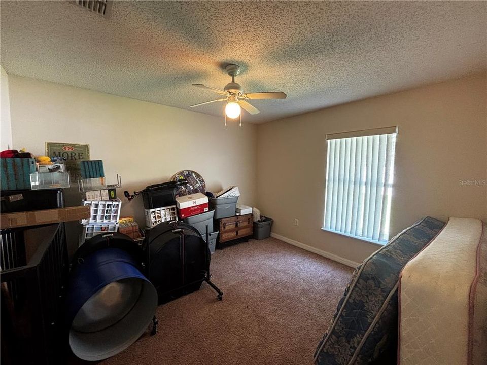 For Rent: $1,900 (3 beds, 2 baths, 1940 Square Feet)