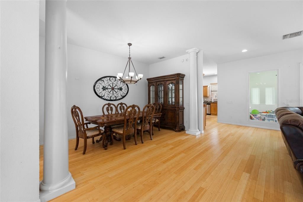For Sale: $949,000 (6 beds, 4 baths, 4422 Square Feet)