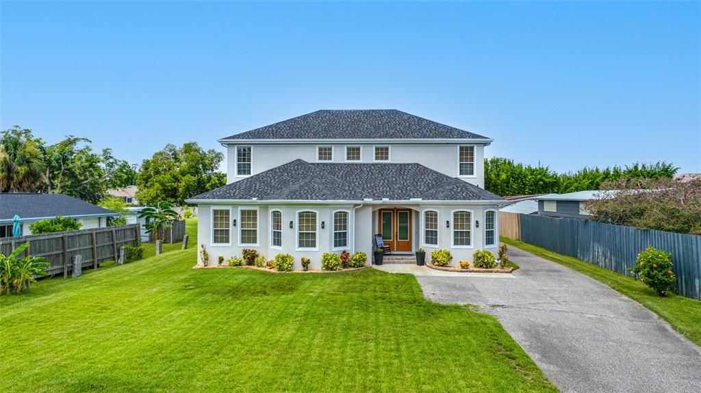 For Sale: $949,000 (6 beds, 4 baths, 4422 Square Feet)