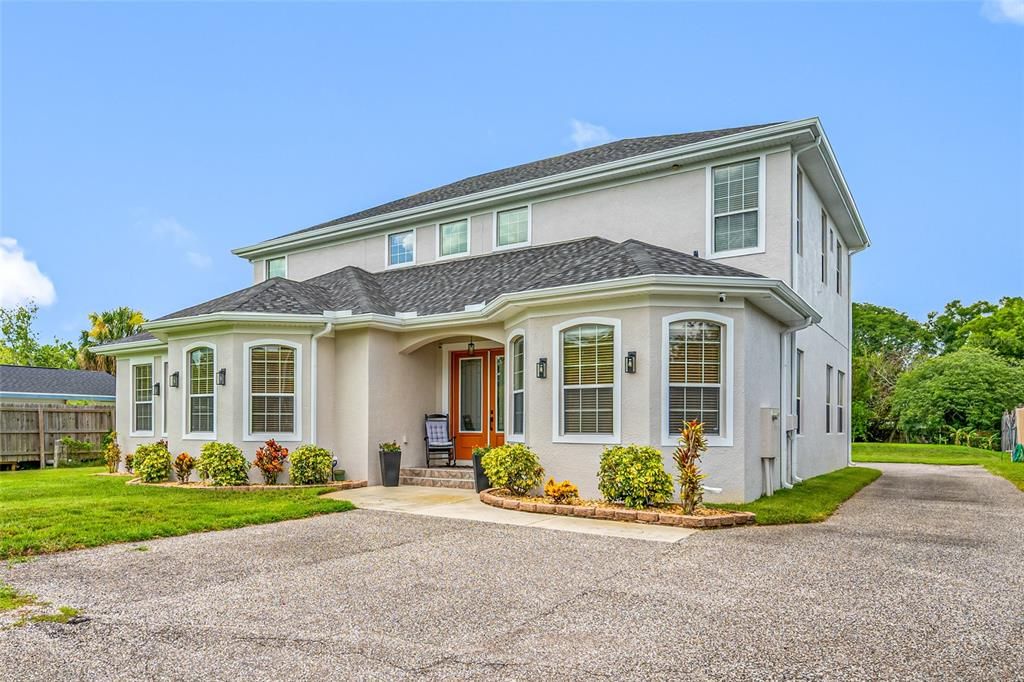 For Sale: $949,000 (6 beds, 4 baths, 4422 Square Feet)
