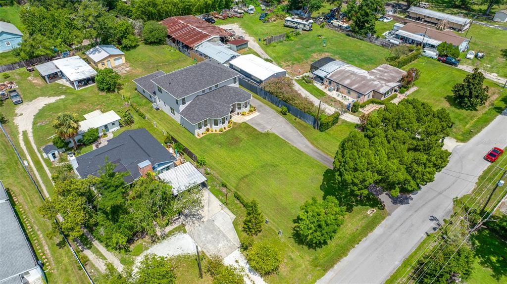 For Sale: $949,000 (6 beds, 4 baths, 4422 Square Feet)