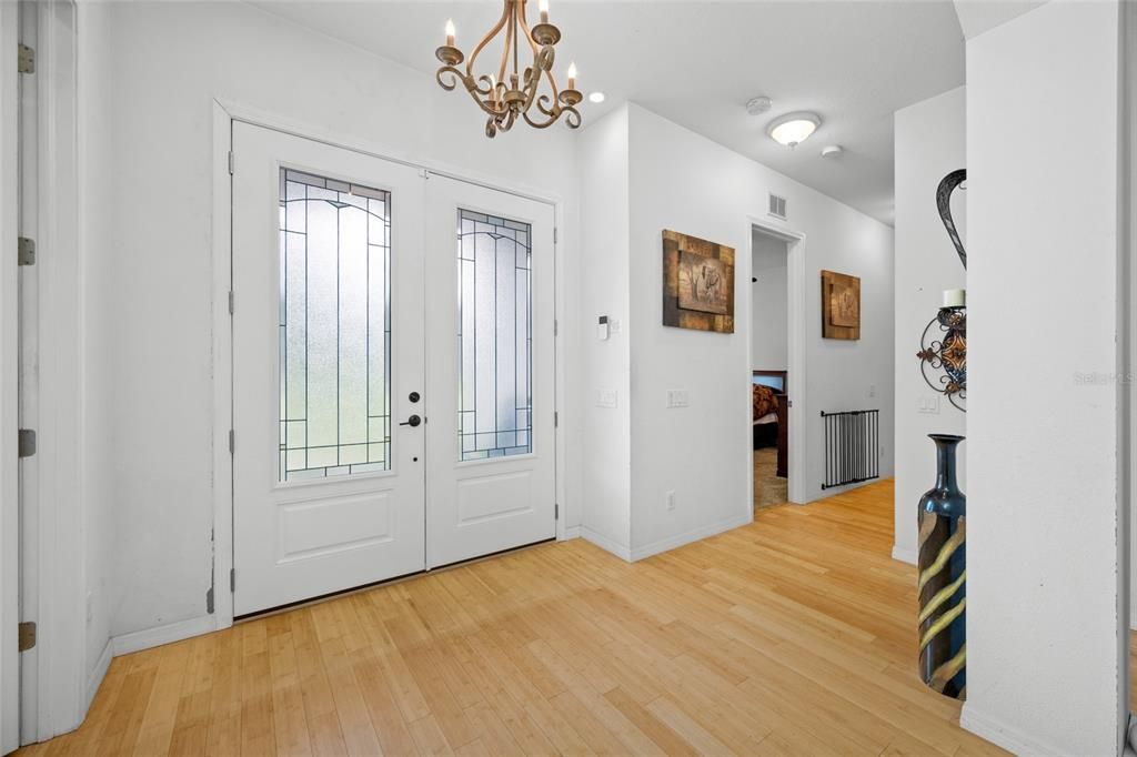For Sale: $949,000 (6 beds, 4 baths, 4422 Square Feet)