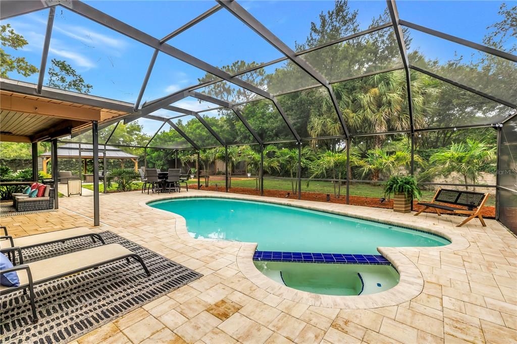 Activo con contrato: $659,900 (3 camas, 2 baños, 1980 Pies cuadrados)