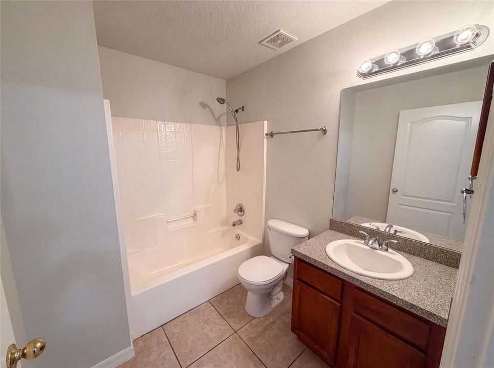 En Venta: $340,000 (3 camas, 2 baños, 1766 Pies cuadrados)