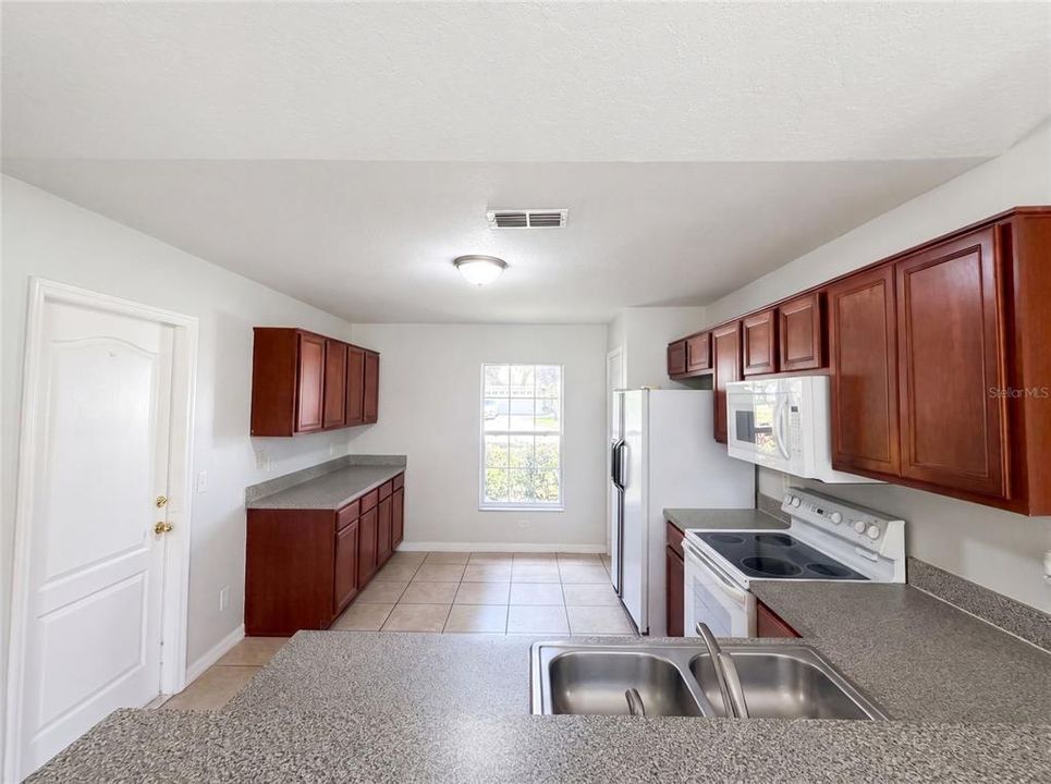 En Venta: $340,000 (3 camas, 2 baños, 1766 Pies cuadrados)