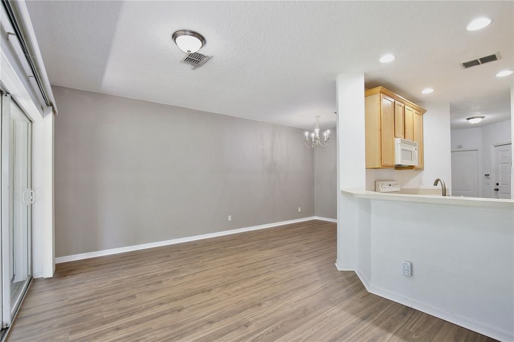 В аренду: $1,695 (2 спален, 2 ванн, 1202 Квадратных фут)