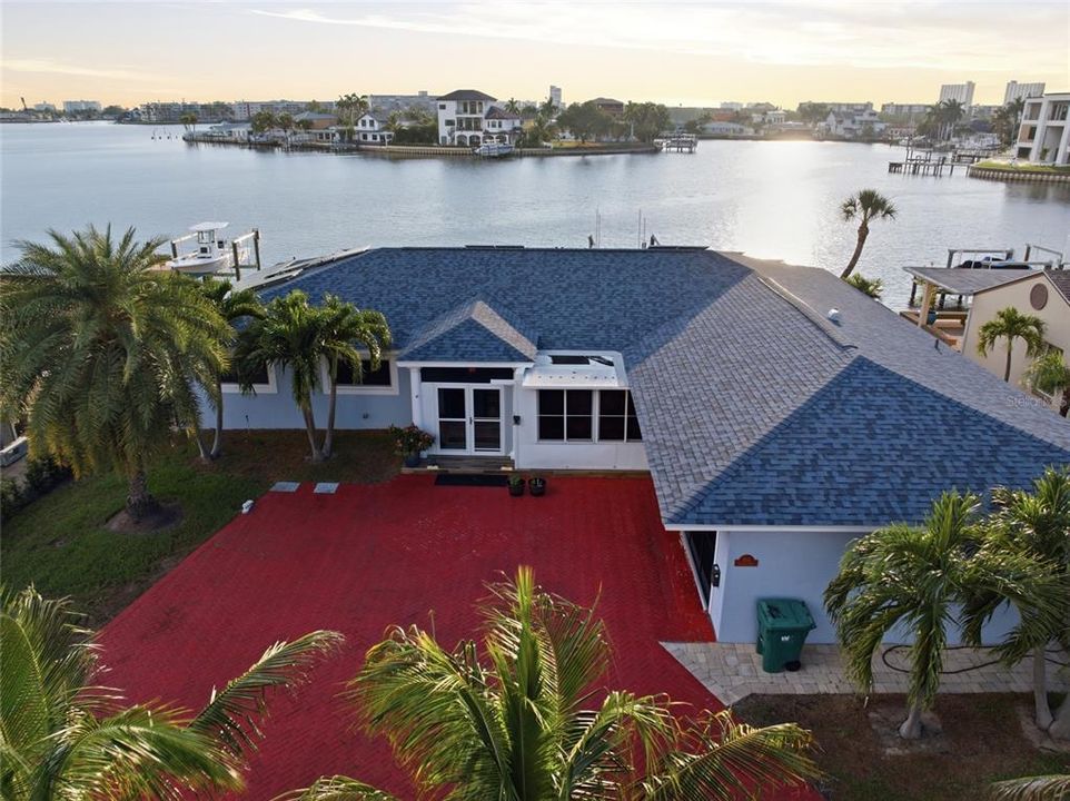 En Venta: $1,695,000 (4 camas, 3 baños, 2420 Pies cuadrados)