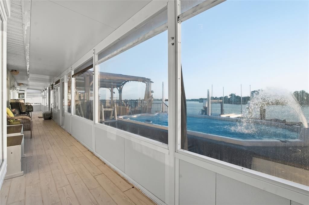 En Venta: $1,695,000 (4 camas, 3 baños, 2420 Pies cuadrados)