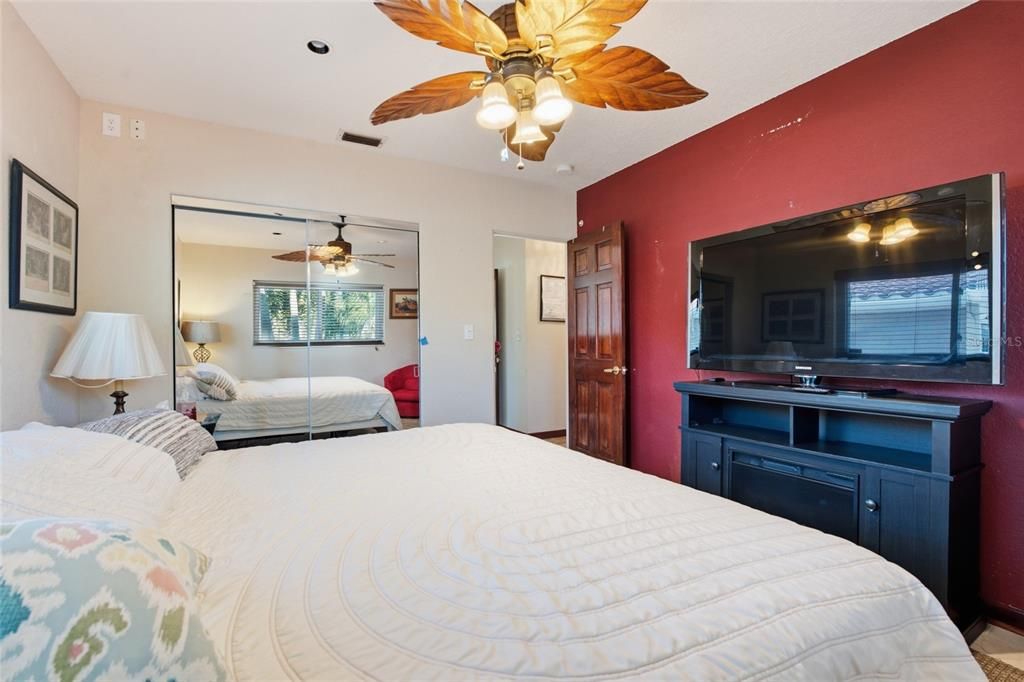 En Venta: $1,695,000 (4 camas, 3 baños, 2420 Pies cuadrados)