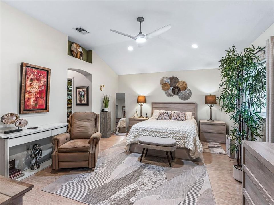 For Sale: $750,000 (3 beds, 2 baths, 2097 Square Feet)