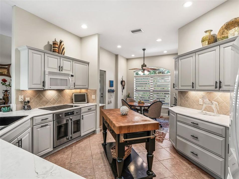 For Sale: $750,000 (3 beds, 2 baths, 2097 Square Feet)