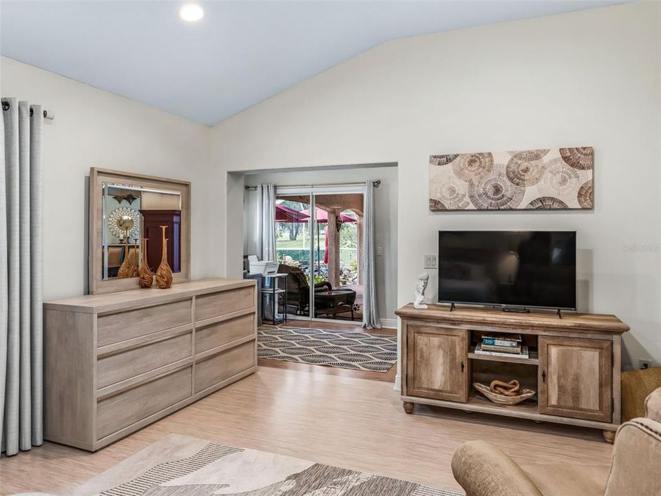 For Sale: $750,000 (3 beds, 2 baths, 2097 Square Feet)