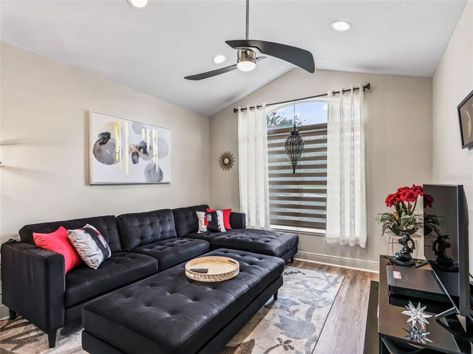 For Sale: $750,000 (3 beds, 2 baths, 2097 Square Feet)